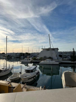 La Marina de Lairan Marina 2 chambres terrasse vue Port de Plaisance